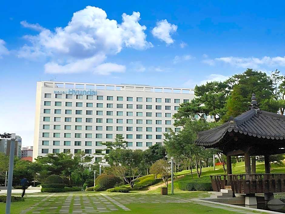 Hotel Hyundai by Lahan Ulsan
