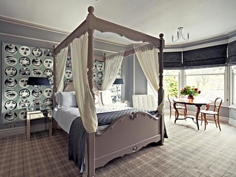 Superior Four-Poster Room