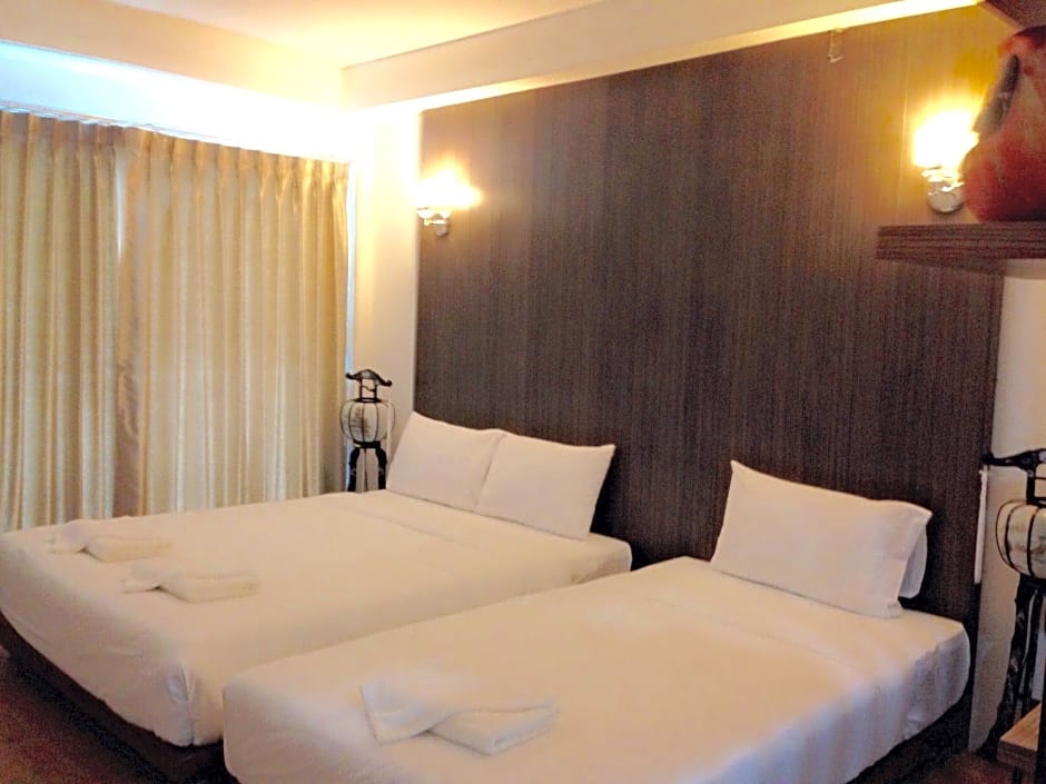 The Pride Hotel At Laemsing