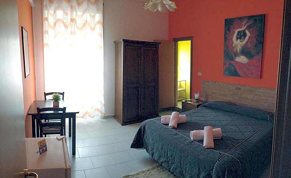 Stanze sul Mare B&B and Apartment