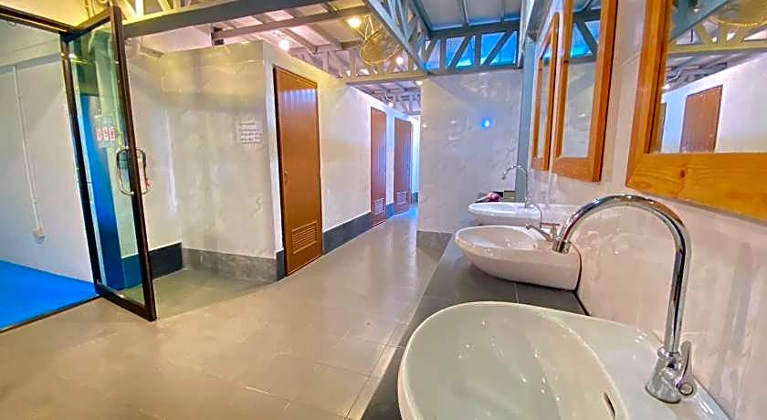 A Plus Lipe Hotel