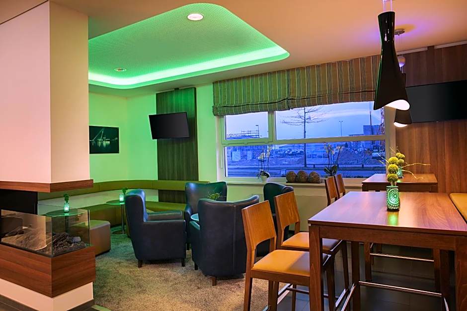 Holiday Inn Express Bremen Airport By IHG