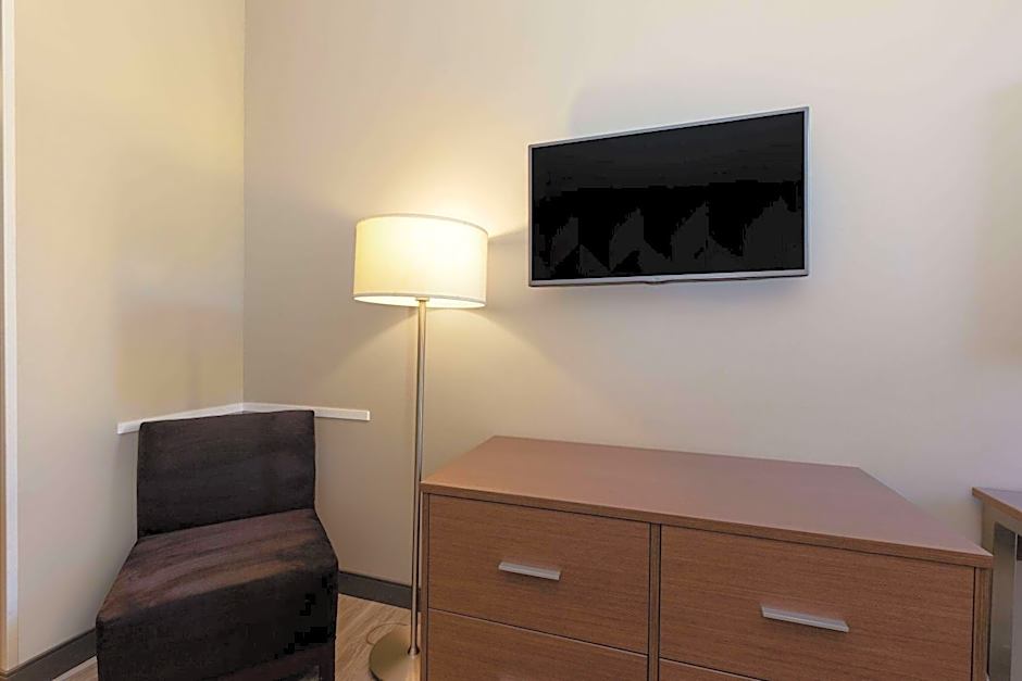 La Quinta Inn & Suites by Wyndham Tulsa Downtown - Route 66