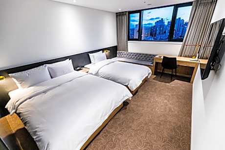 Family Twin Room