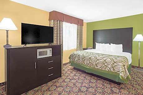 Queen Room - Disability Access/Non-Smoking