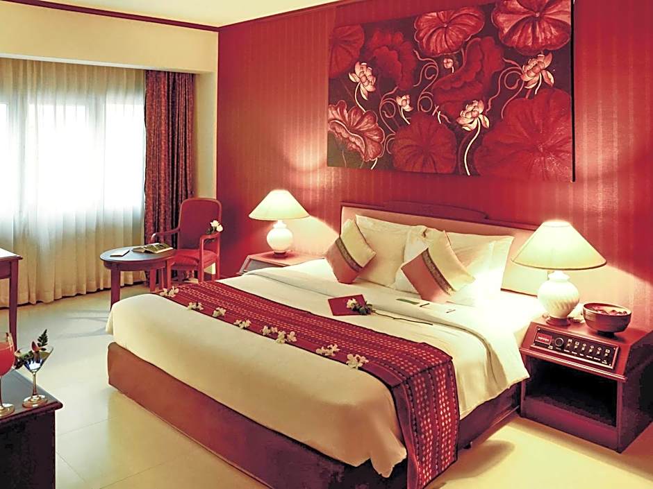 Photo 1 of 6 of Junior 1 King Bed Suite