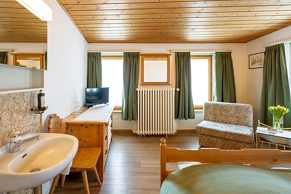 Hotel Alpina