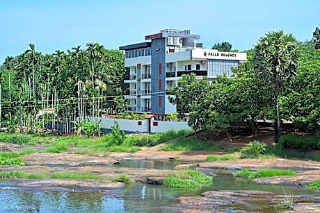 Falls Regency