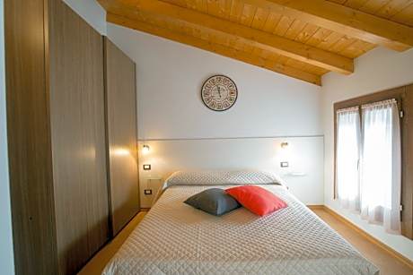 Double or Twin Room with Private Bathroom