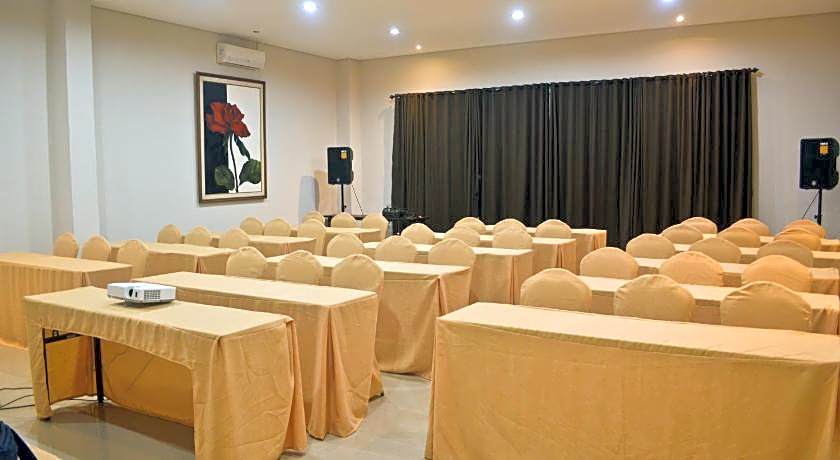 The Cabin Tanjung Hotel