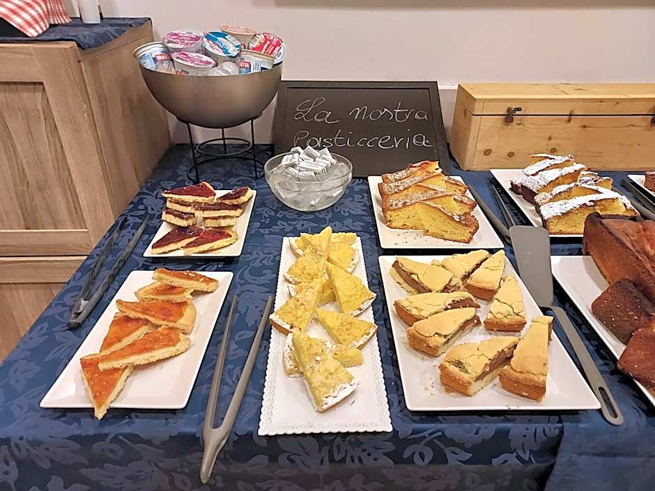 Hotel Susy - Bakery & Gluten Free Home Made - direttamente su viale Dante a due passi dal mare