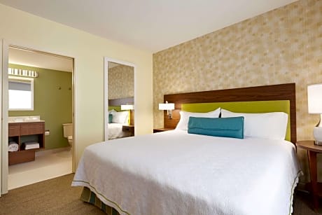 One-Bedroom King Suite - Hearing Accessible