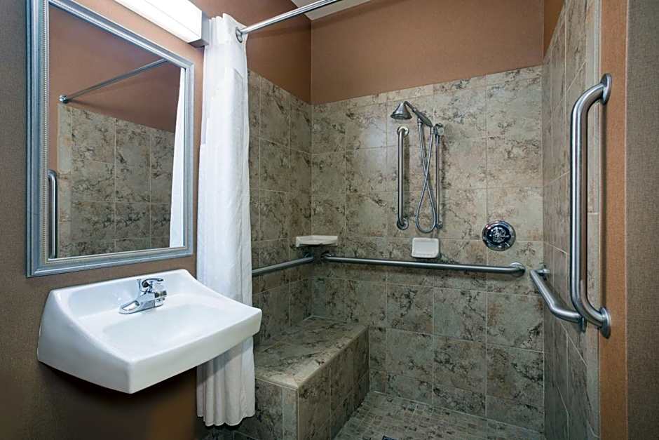 Holiday Inn Express Suites Yankton Hotel By IHG