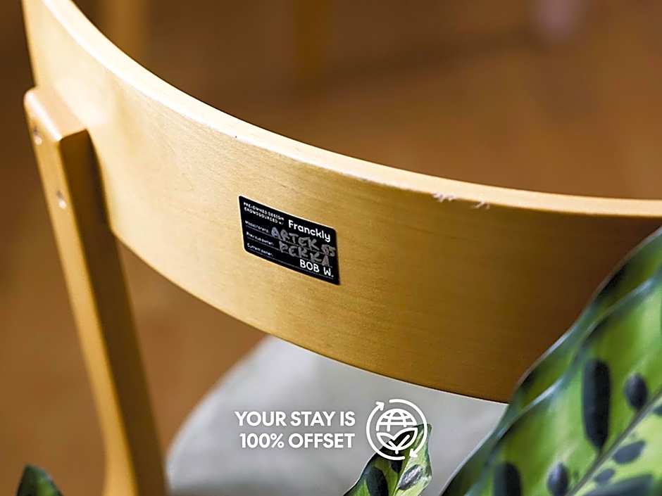 Bob W Munich Airport - Peterhof