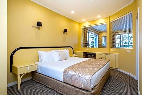 Oceanview Penthouse Apartment