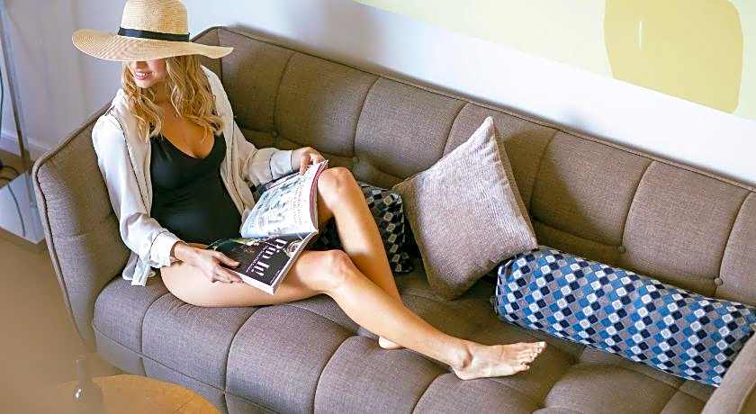 Marine Heights Suites Hotel