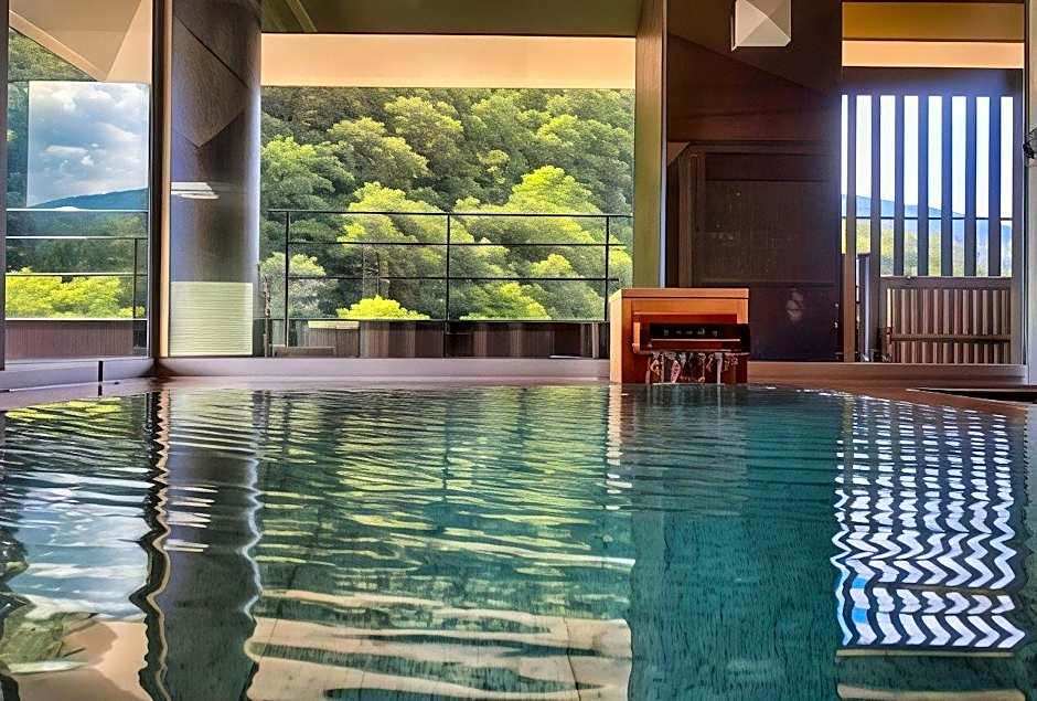 Yuze Hotel
