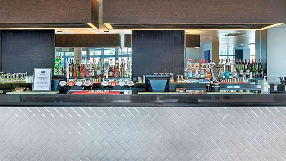 Holiday Inn Express Leigh - Sports Village By IHG