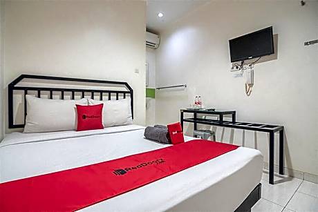 RedDoorz near Nagoya Citywalk Batam 2