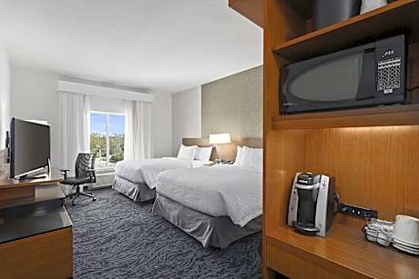 Queen Room with Two Queen Beds - Hearing Accessible