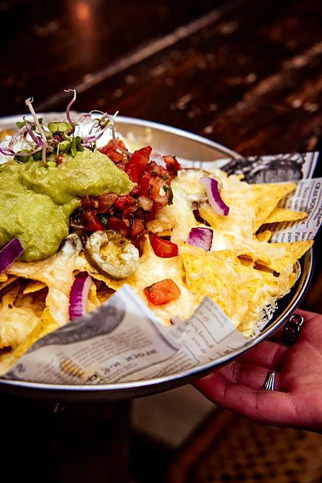 Long John's Pub & Hotel