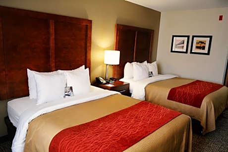 Queen Room with Two Queen Beds - Accessible/Non-Smoking