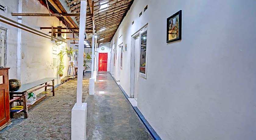 OYO Life 92921 Omaya Kost Syariah