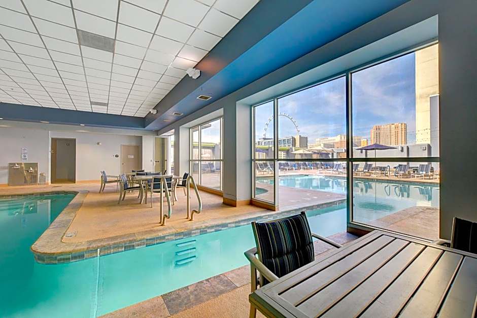 Princess Suite * Platinum Hotel with balcony Strip VIEW