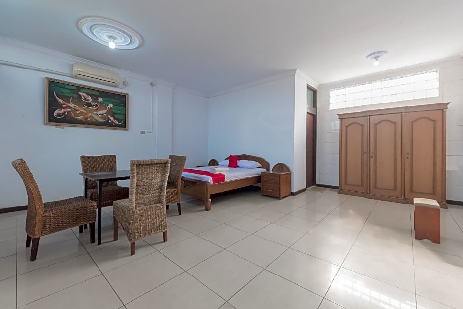 RedDoorz Syariah near Taman Kota Kuningan