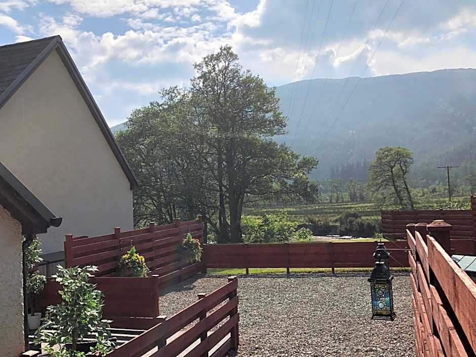The Wee Ludging Cottage, Rashfield, by Dunoon