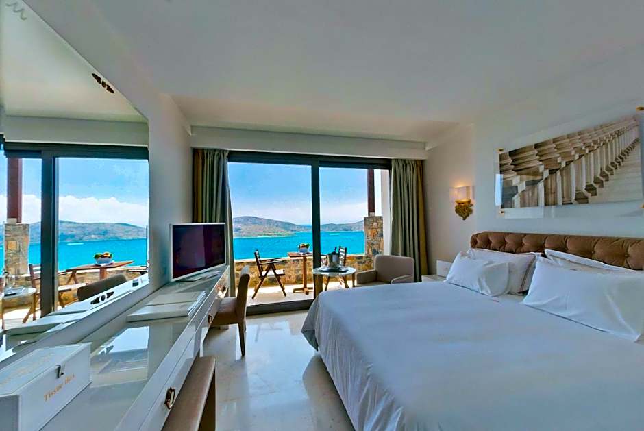 Royal Marmin Bay Boutique & Art Hotel