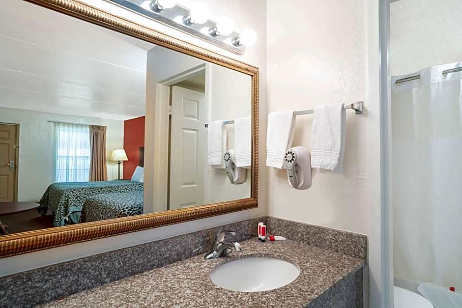 Days Inn by Wyndham Cave City