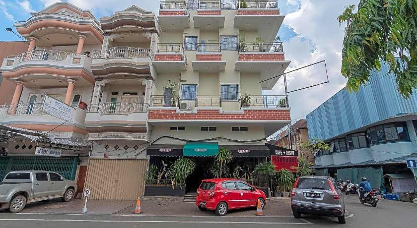 RedDoorz @ H. Agus Salim Street Pontianak