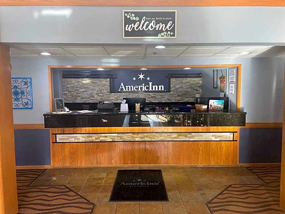 AmericInn by Wyndham Hartford WI