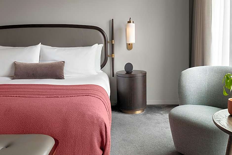 The Stratford, Autograph Collection