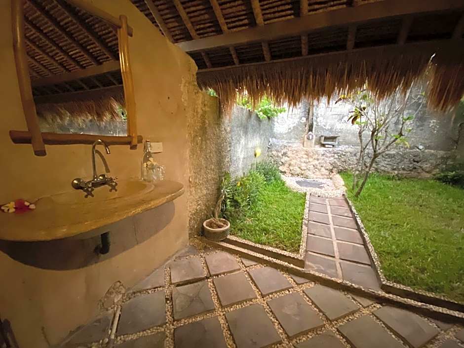 Flower Bud Bungalow Balangan