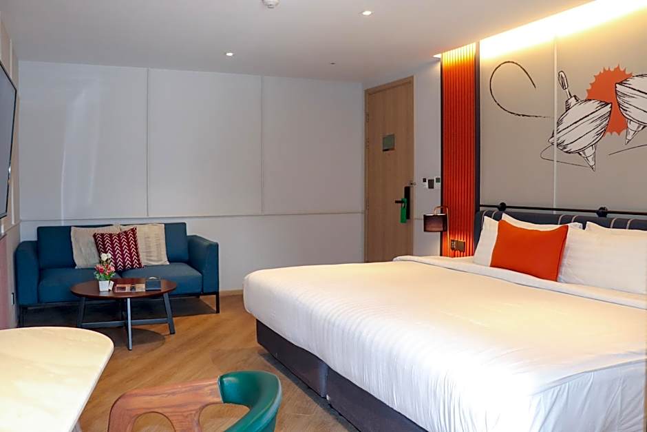 The Quart Ruamrudee by UHG