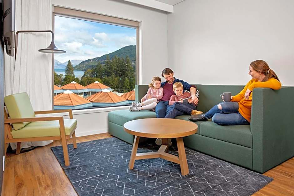 Holiday Inn Express And Suites Queenstown By IHG