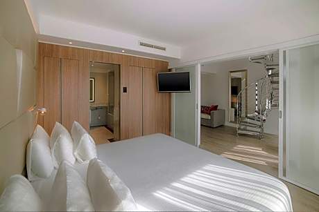 Suite Duplex with Extra Bed (4 Adults)