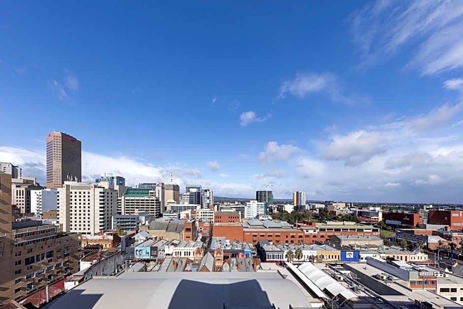 Oaks Adelaide Horizons Suites