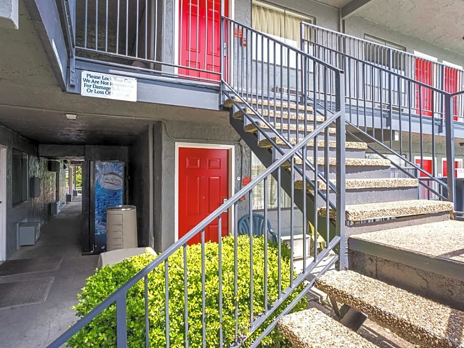 OYO Hotel Fort Worth East Gateway Ball Park