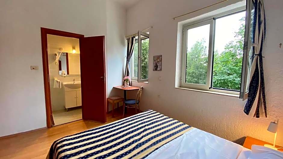 Villa Salyna