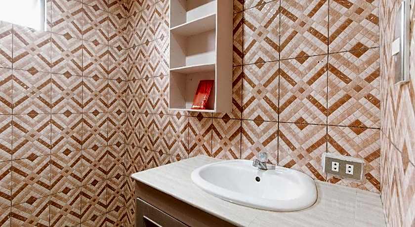 RedDoorz Plus @ Robinson's Circle (Quarantine Hotel)