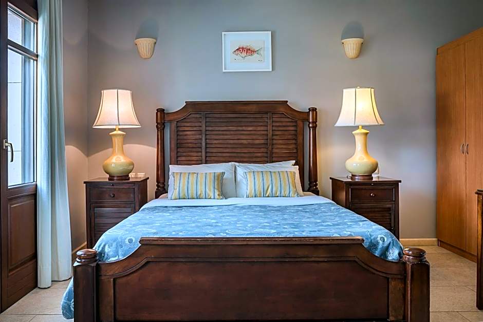 Balhambra Suites - Adults Only