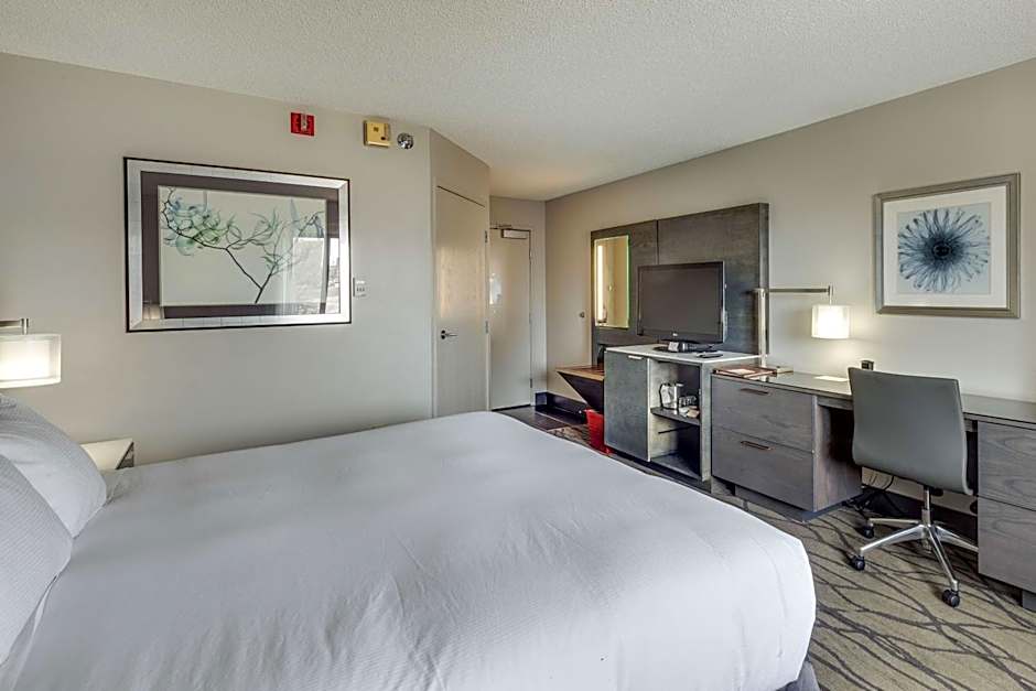 DoubleTree by Hilton Racine Harbourwalk