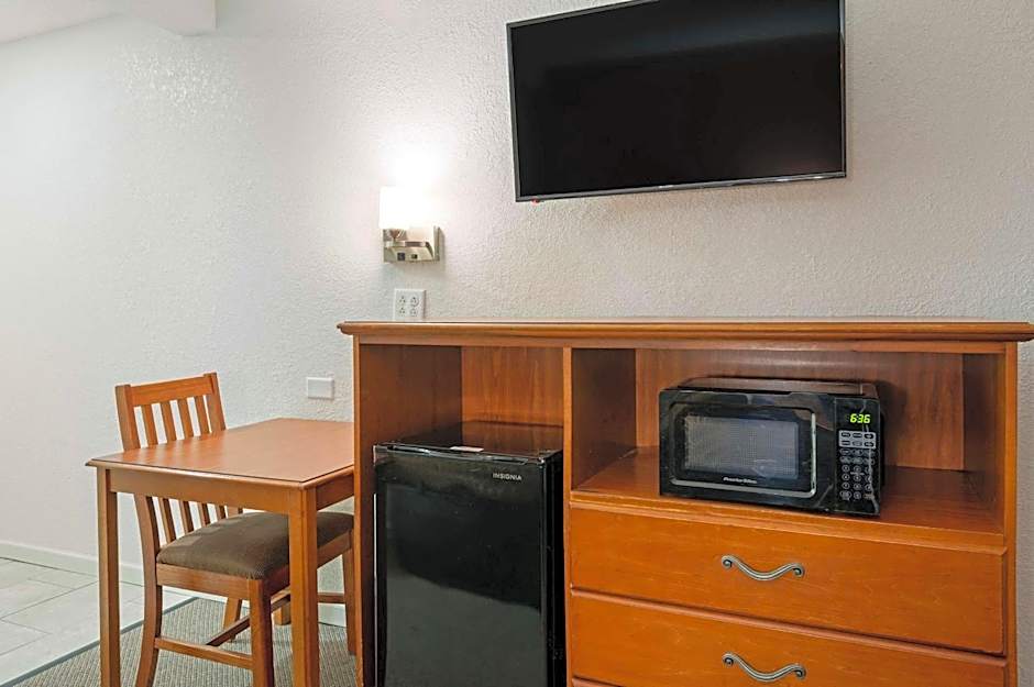 Rodeway Inn Terre Haute