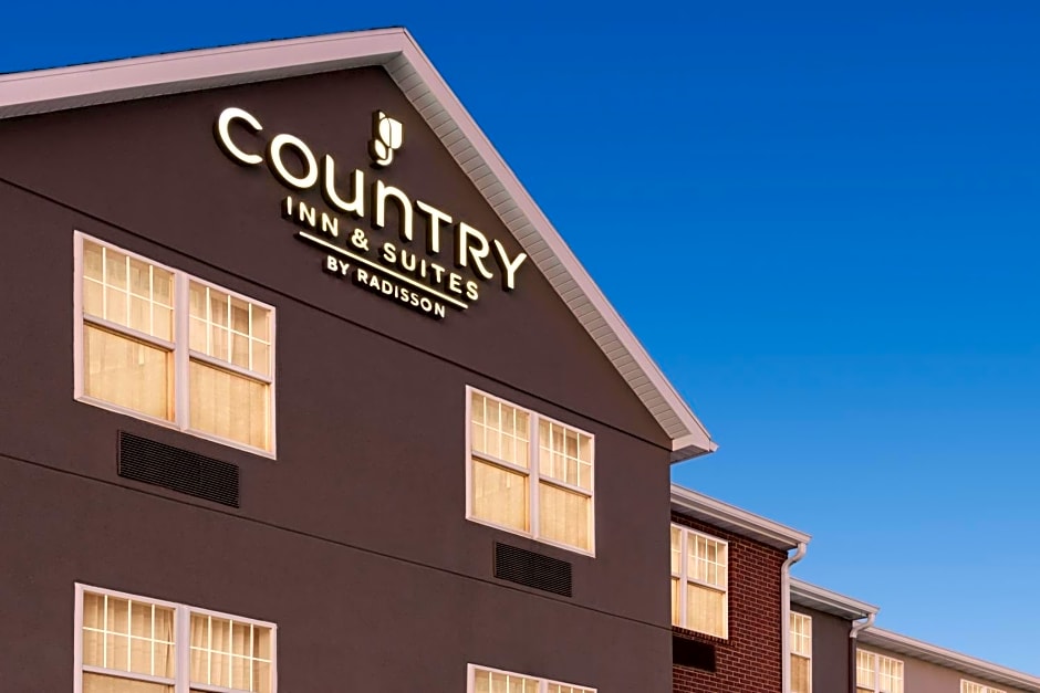 Country Inn & Suites by Radisson, Dubuque, IA