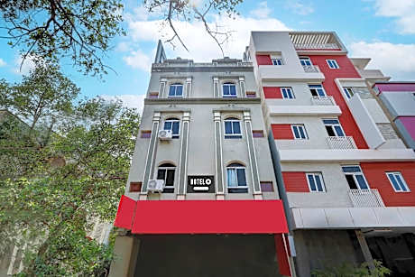 Hotel O Hanuman Pet Near Railway Station