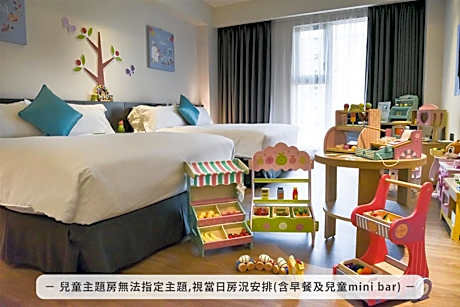 Kid-themed Family Room