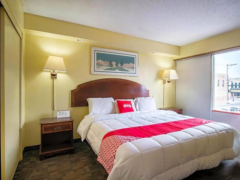 OYO Hotel Hutchinson West 4th Ave